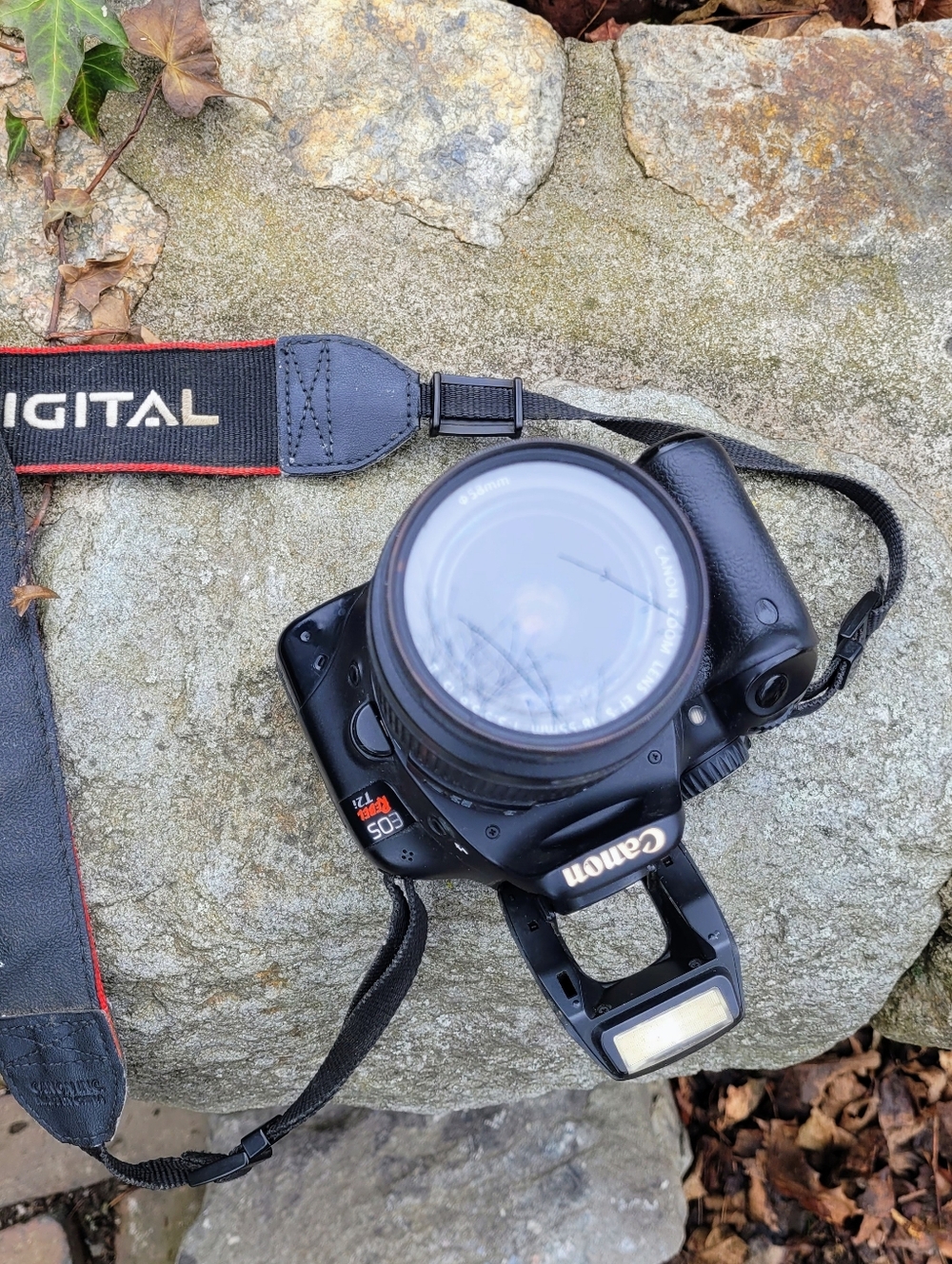 Canon Rebel T2i DSLR Camera Kit + Lens + 2 Batteries Tested - Picture 4 of 9
